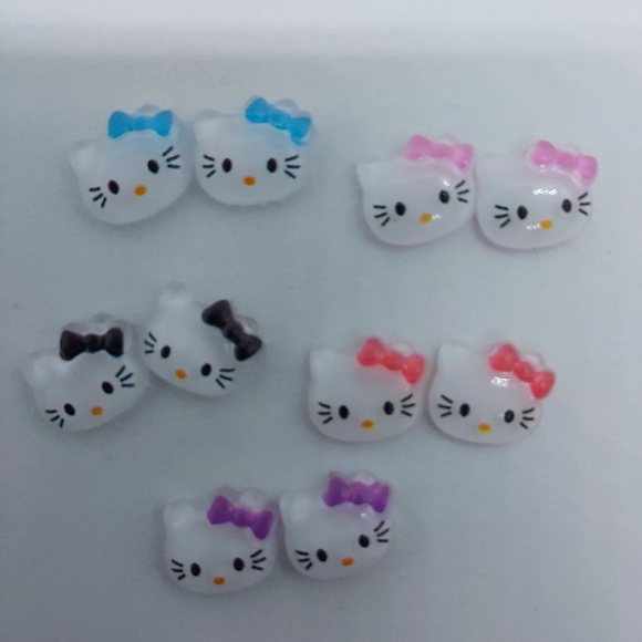 Cute Hello Kitty Stud Earrings - Picture 10 of 14